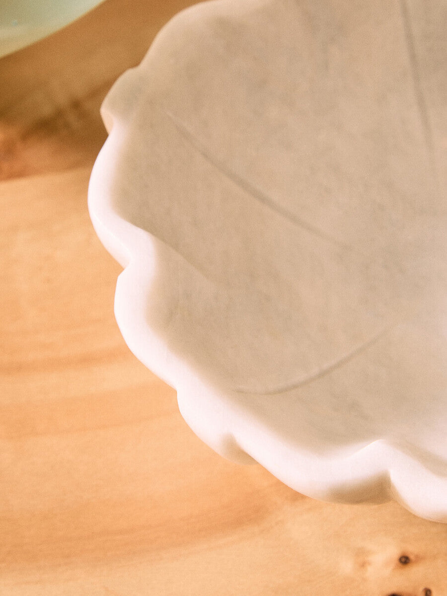 Small White Marble Lotus Bowl | Zoro