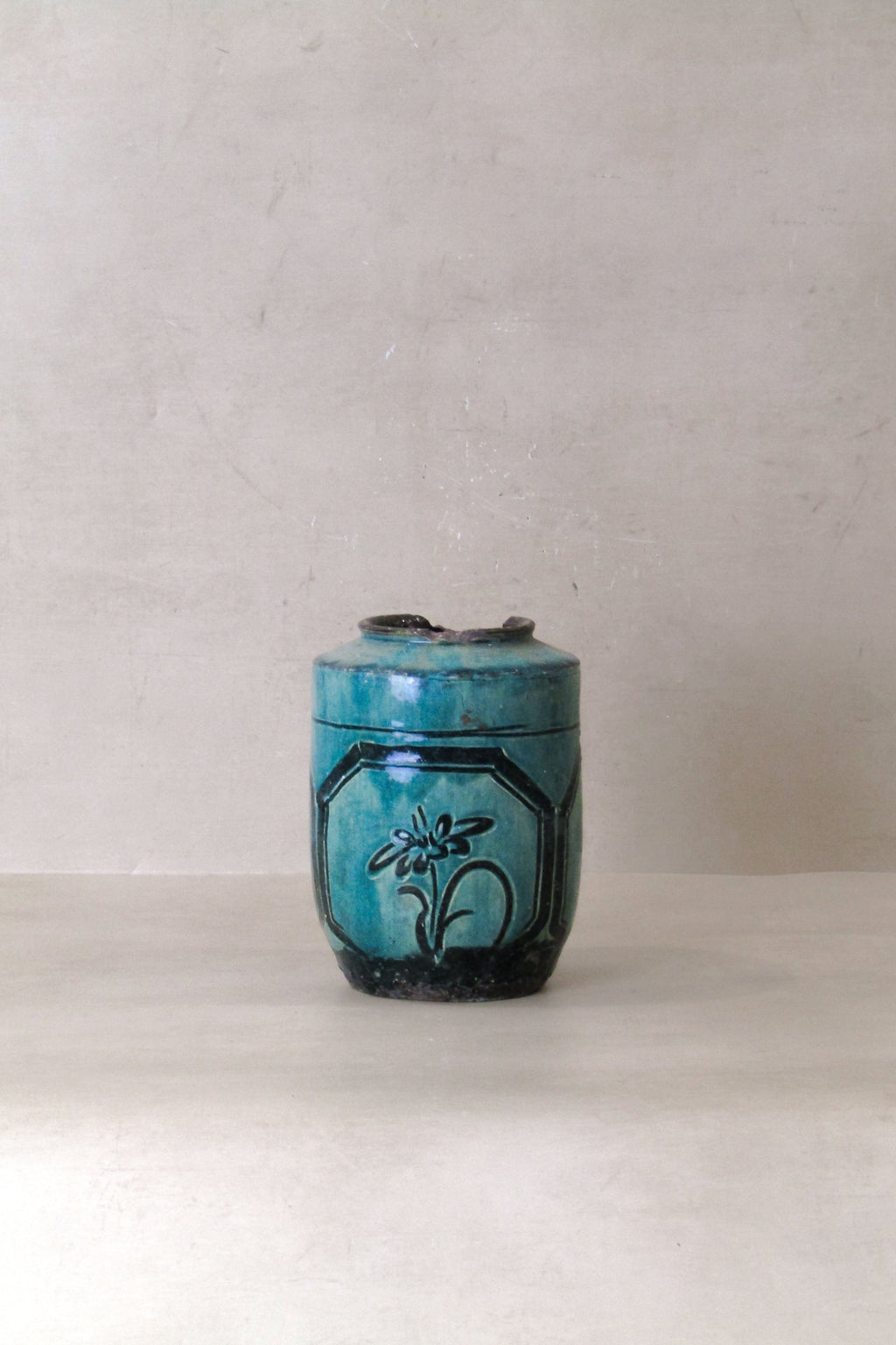 Vintage Emerald Green Pot - No 6