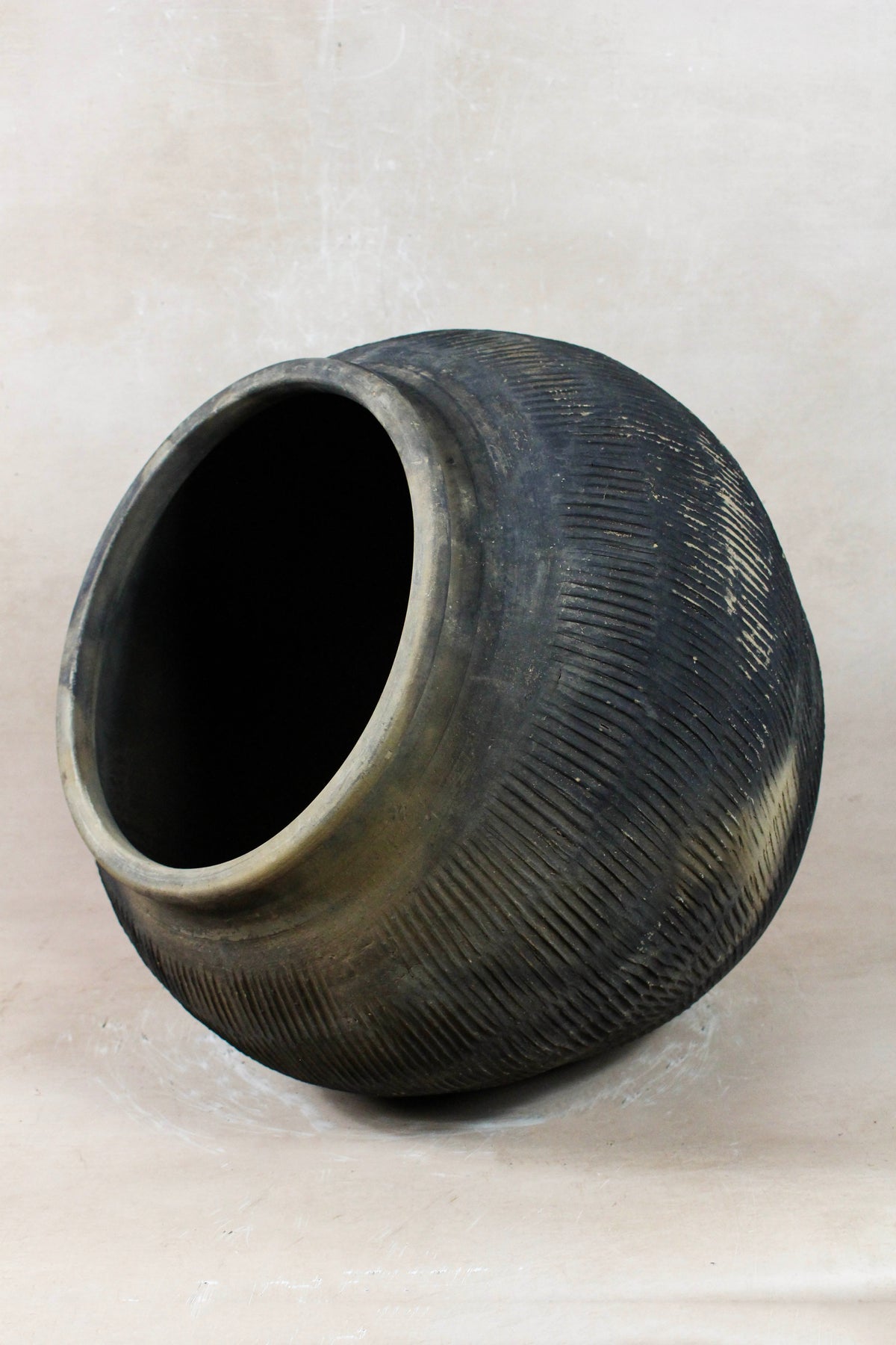 Vintage Textured Grey Pot - VT17