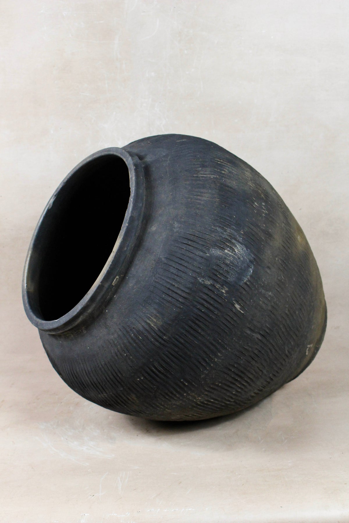 Vintage Textured Grey Pot - VT18