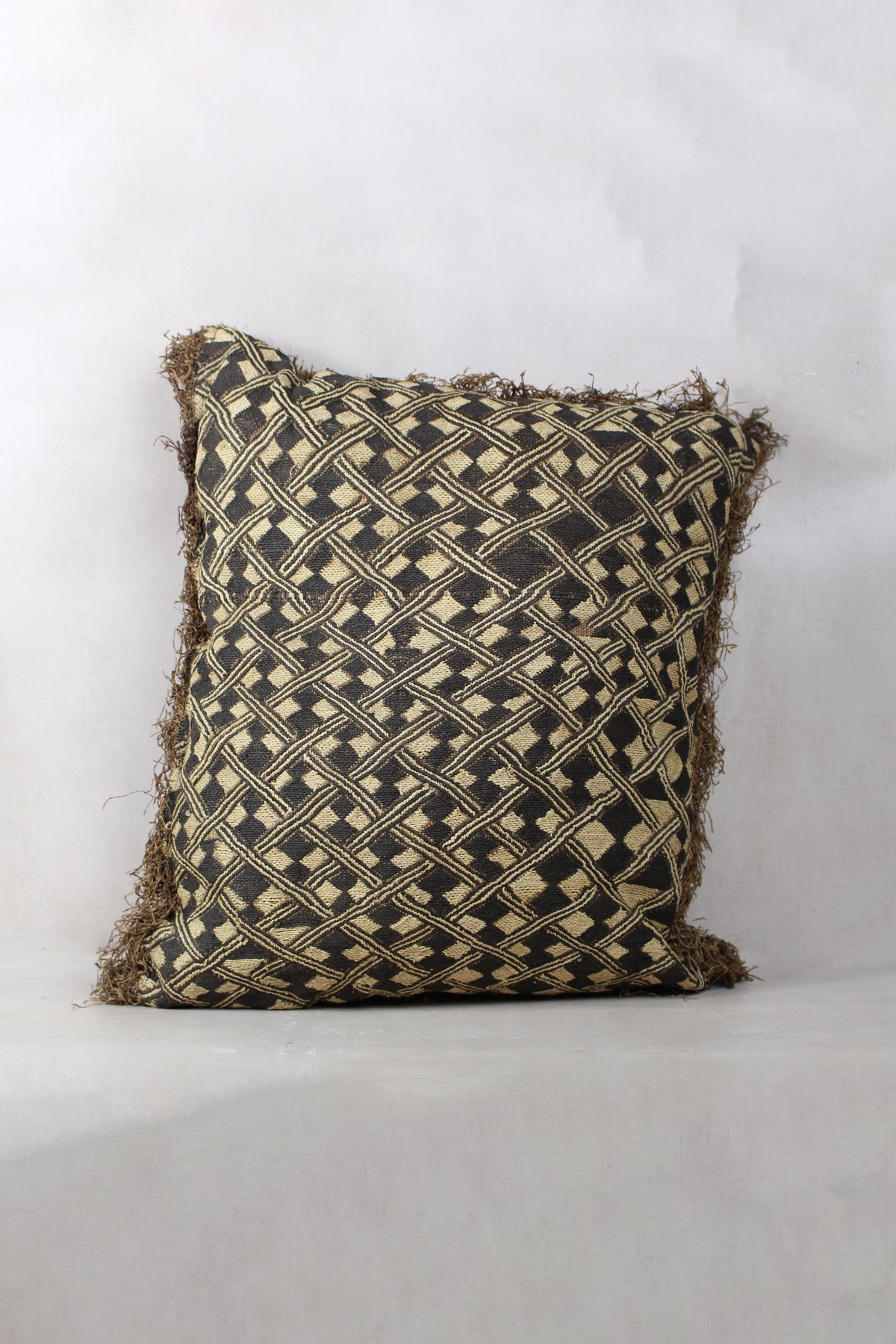 Vintage Showa Cloth Cushion - 25.4