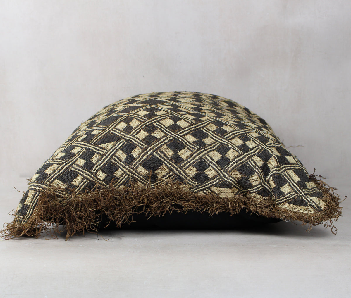 Vintage Showa Cloth Cushion - 25.4