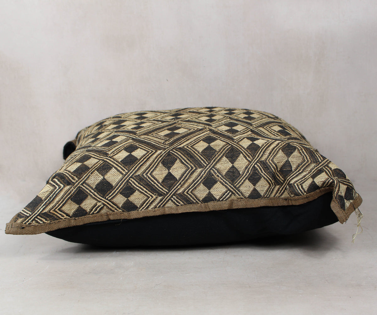 Vintage Showa Cloth Cushion - 25.8
