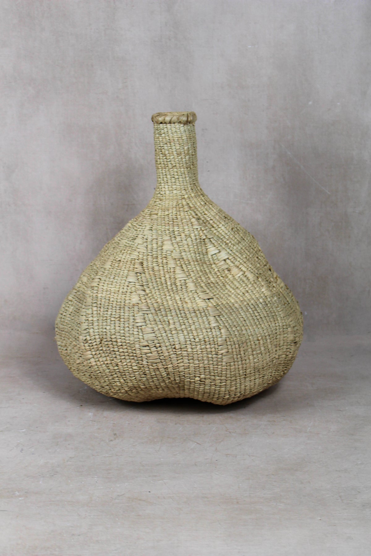 Garlic Gourd woven basket - Zimbabwe - 18.7