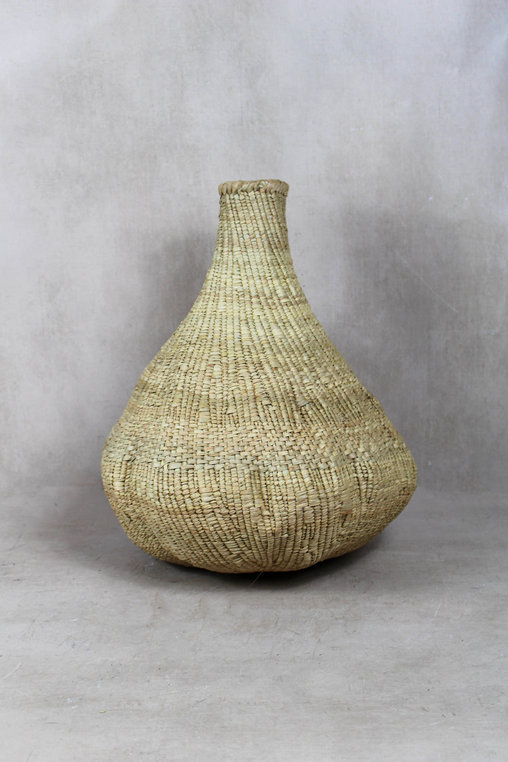 Garlic Gourd woven basket - Zimbabwe - 18.10