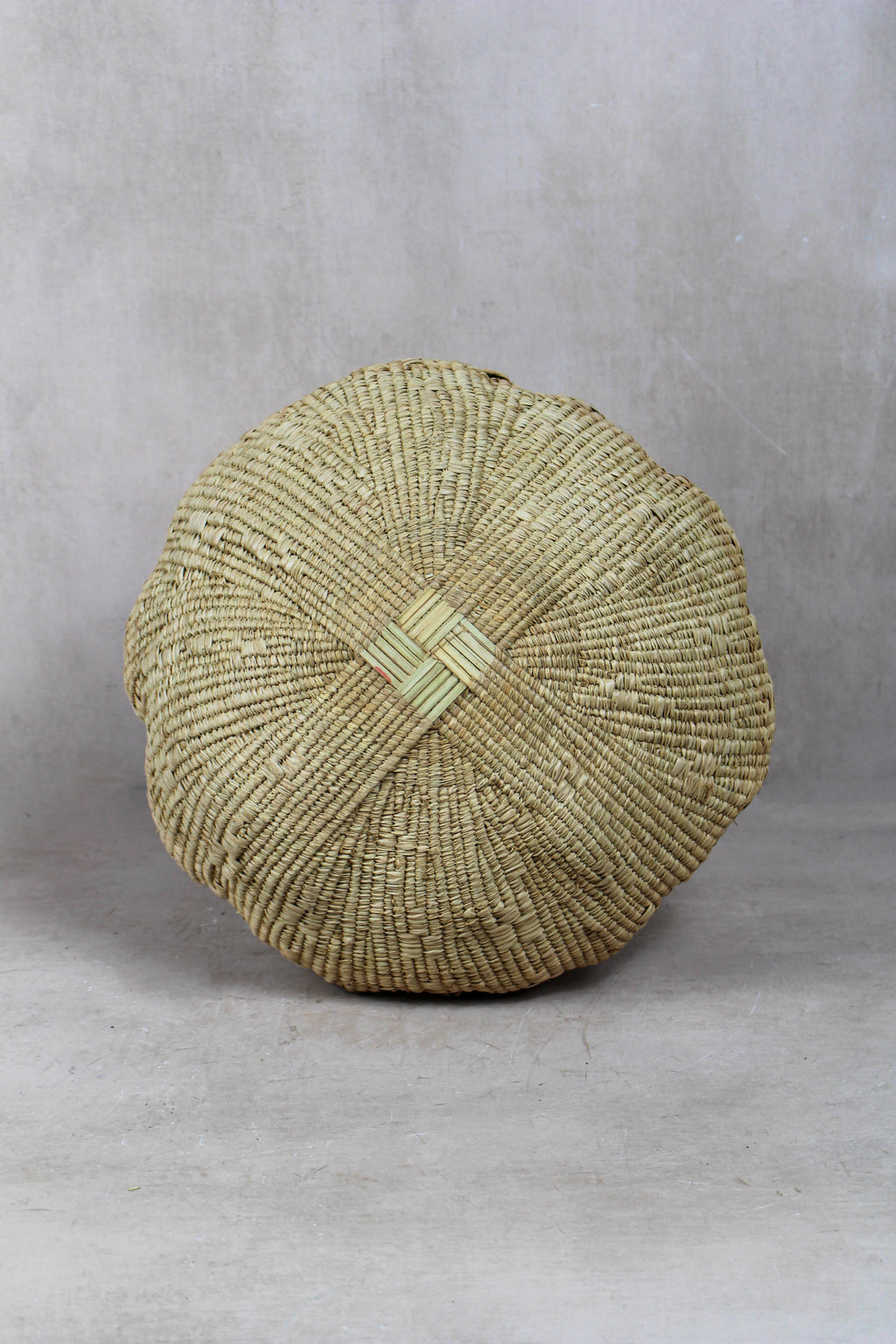 Garlic Gourd woven basket - Zimbabwe - 18.10