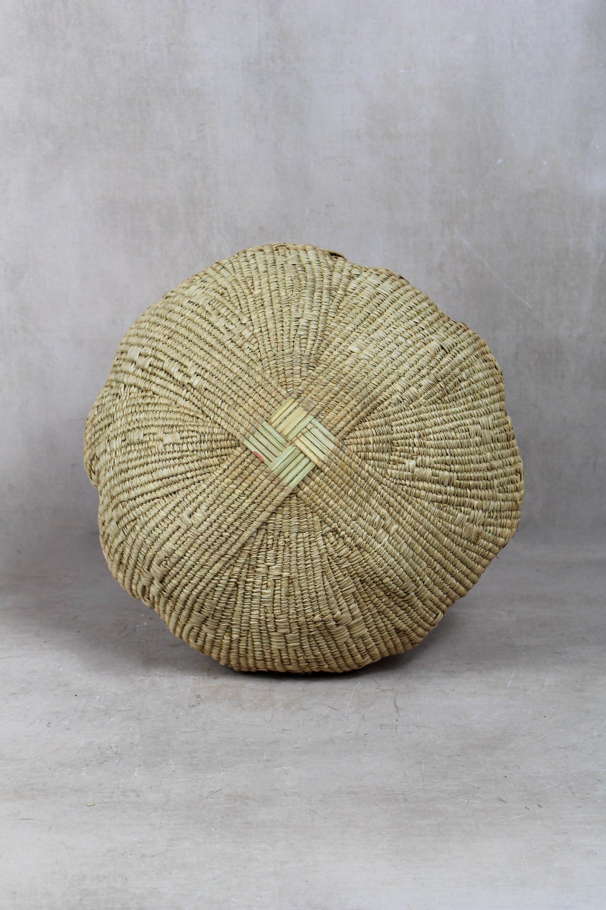 Garlic Gourd woven basket - Zimbabwe - 18.10