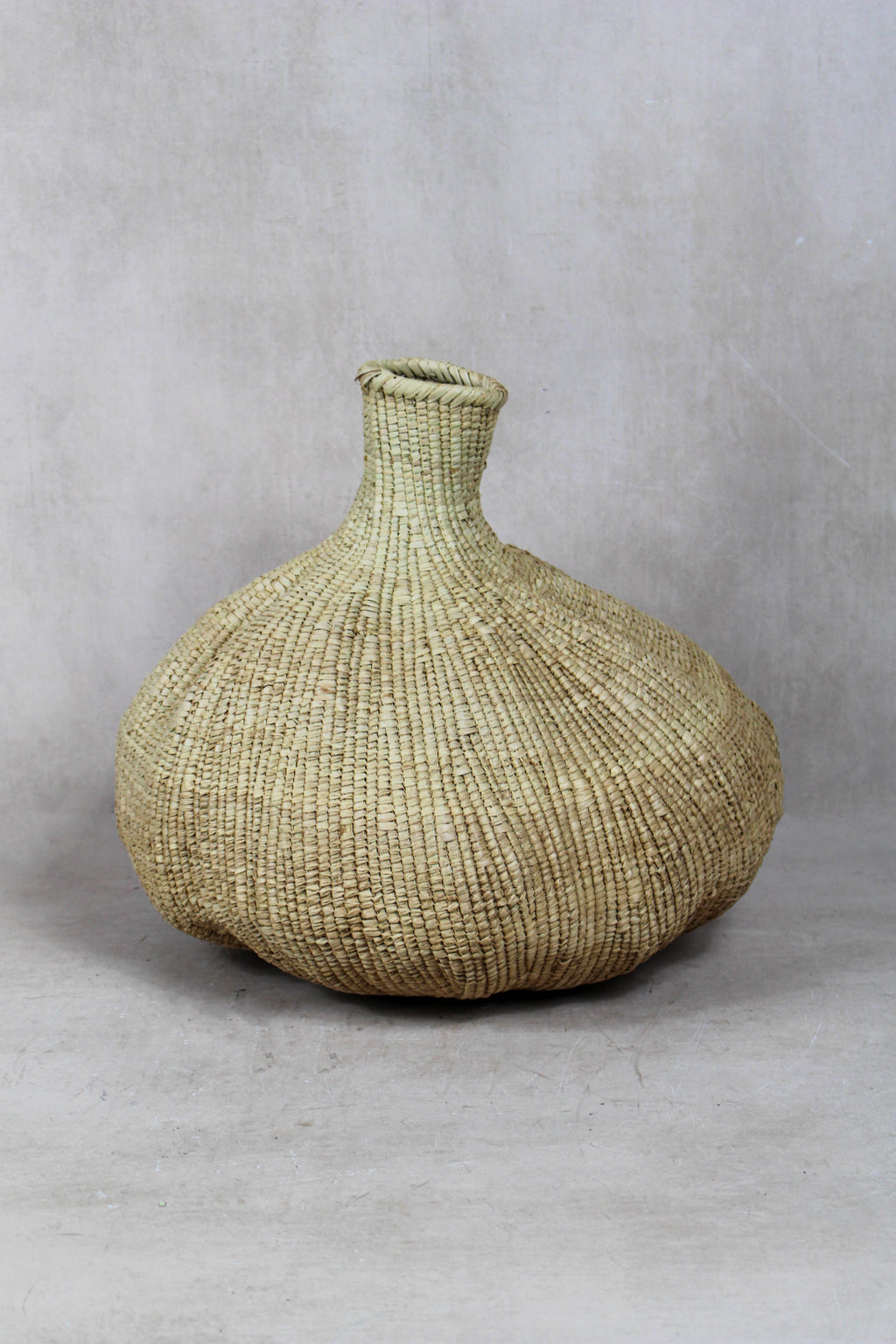 Garlic Gourd woven basket - Zimbabwe - 18.12