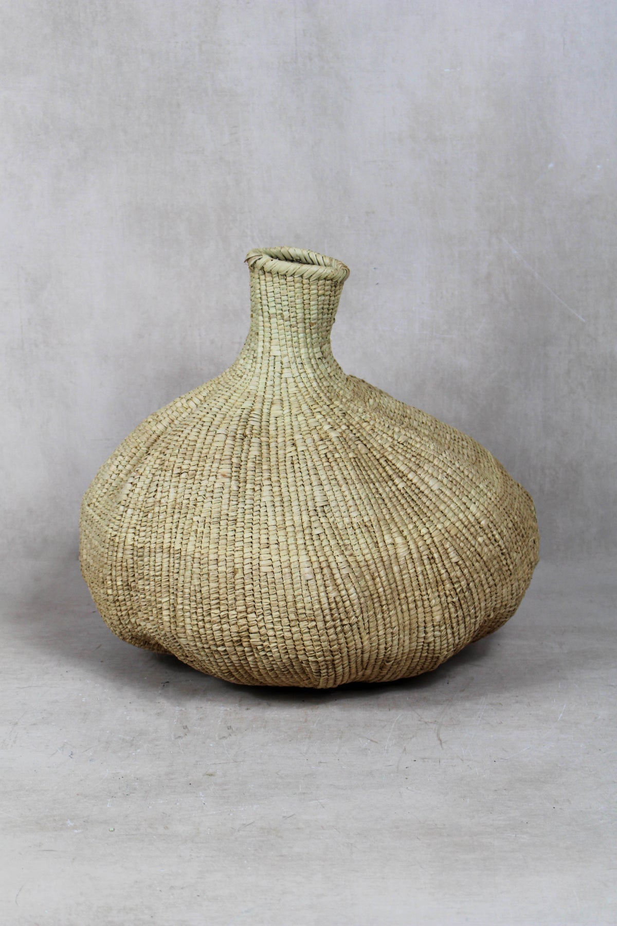 Garlic Gourd woven basket - Zimbabwe - 18.12
