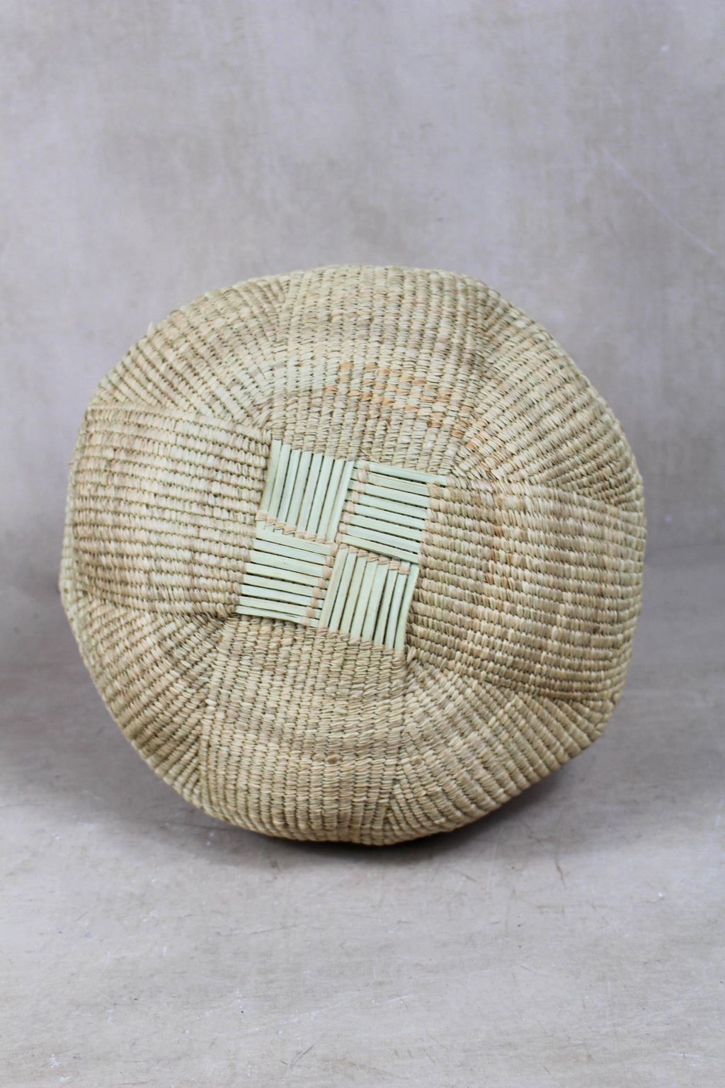 Garlic Gourd woven basket - Zimbabwe - 18.14