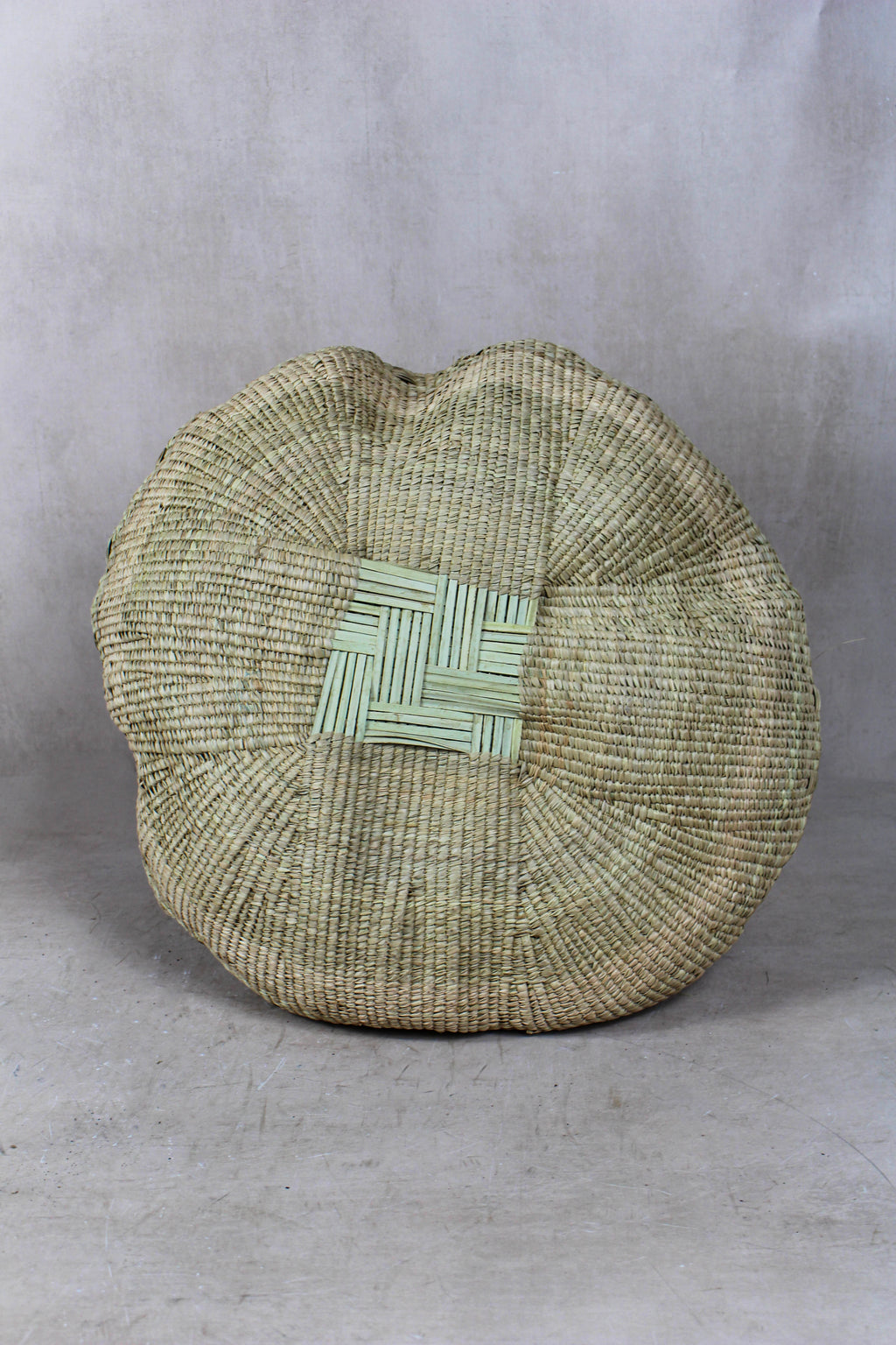Garlic Gourd woven basket - Zimbabwe - 18.15