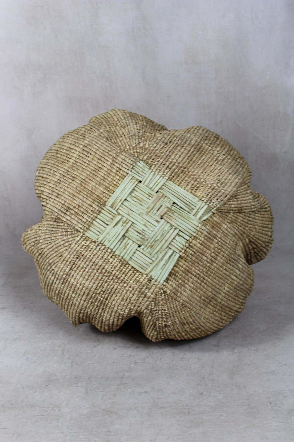 Garlic Gourd woven basket - Zimbabwe - 18.18