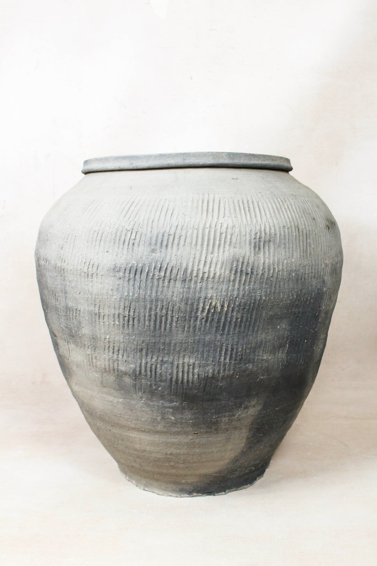 Vintage Textured Grey Pot - VT13