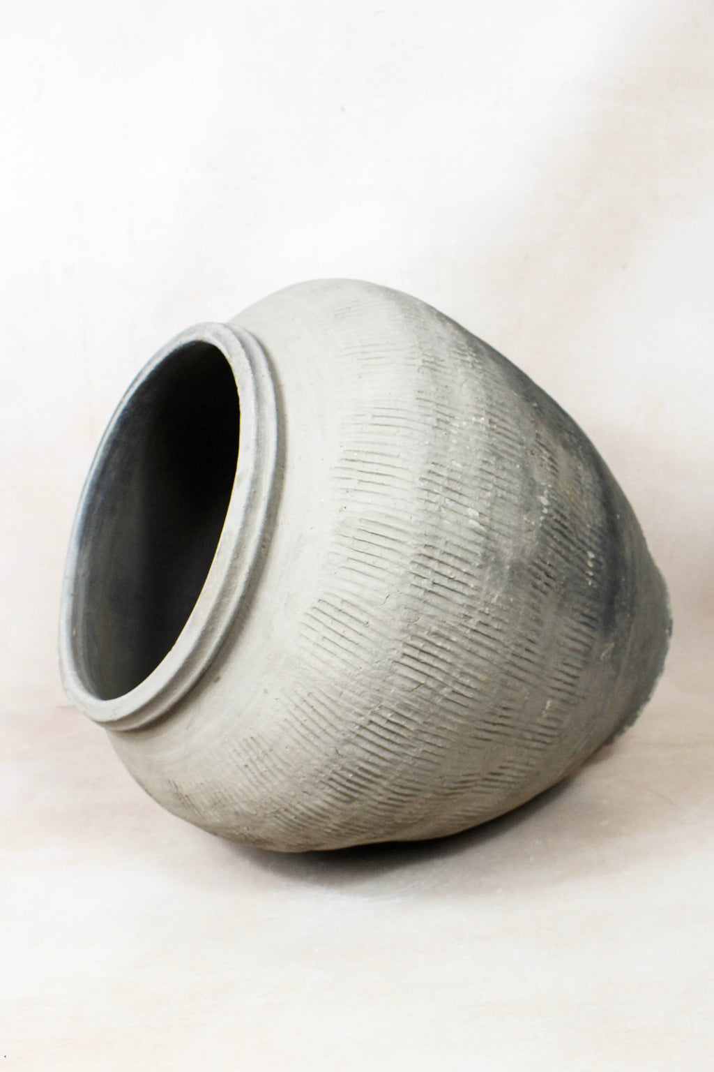 Vintage Textured Grey Pot - VT13