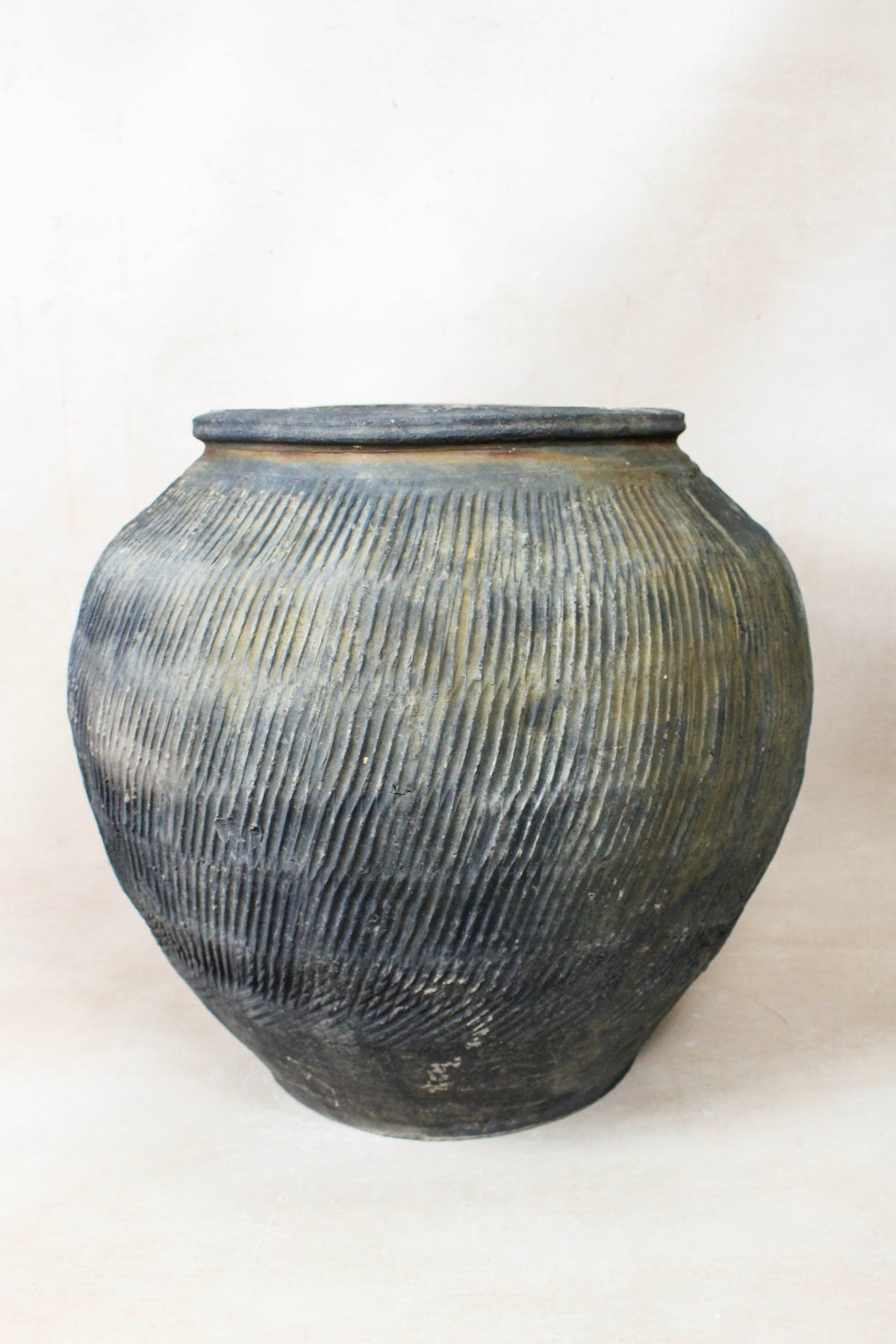Vintage Textured Grey Pot - VT14