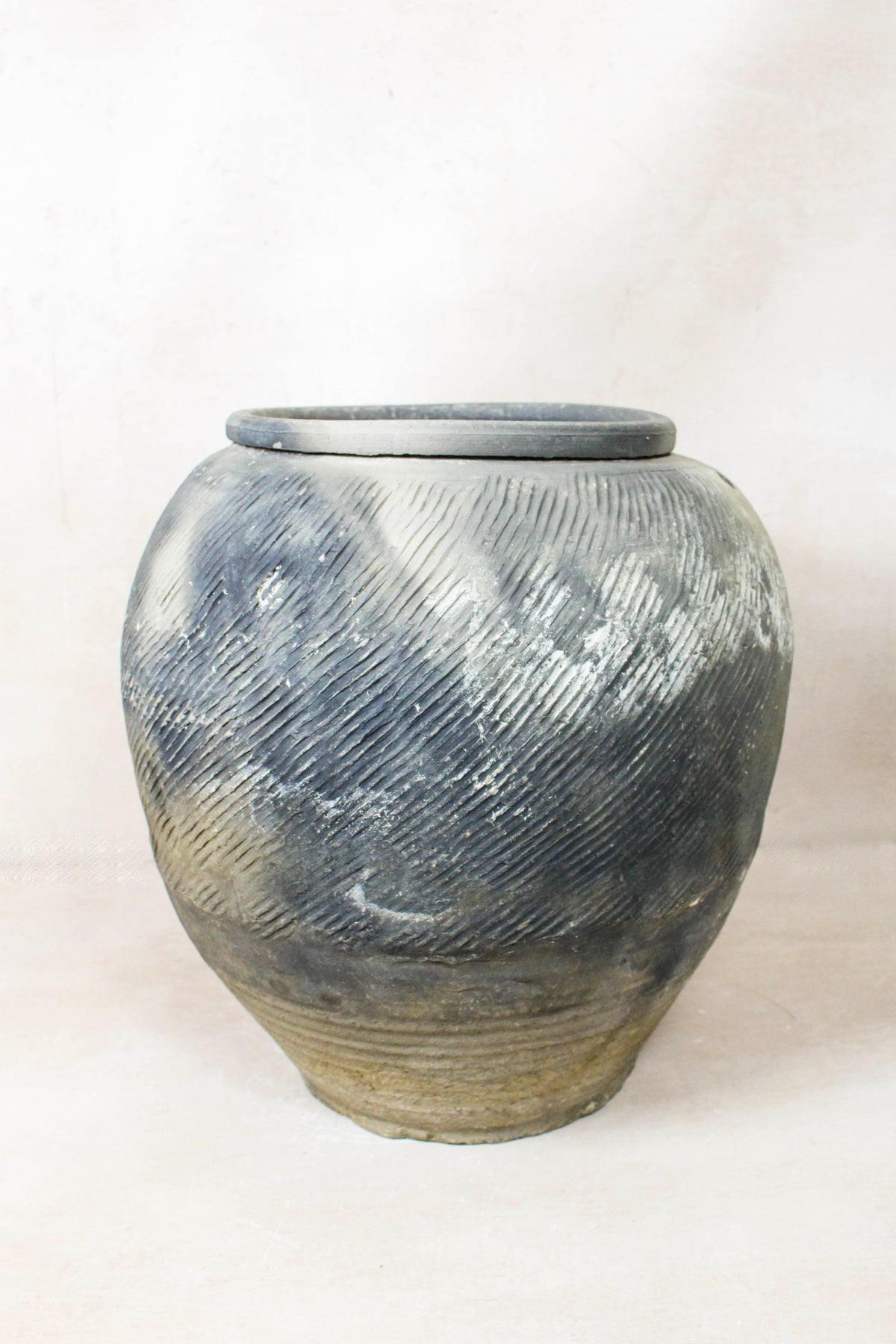 Vintage Textured Grey Pot - VT15