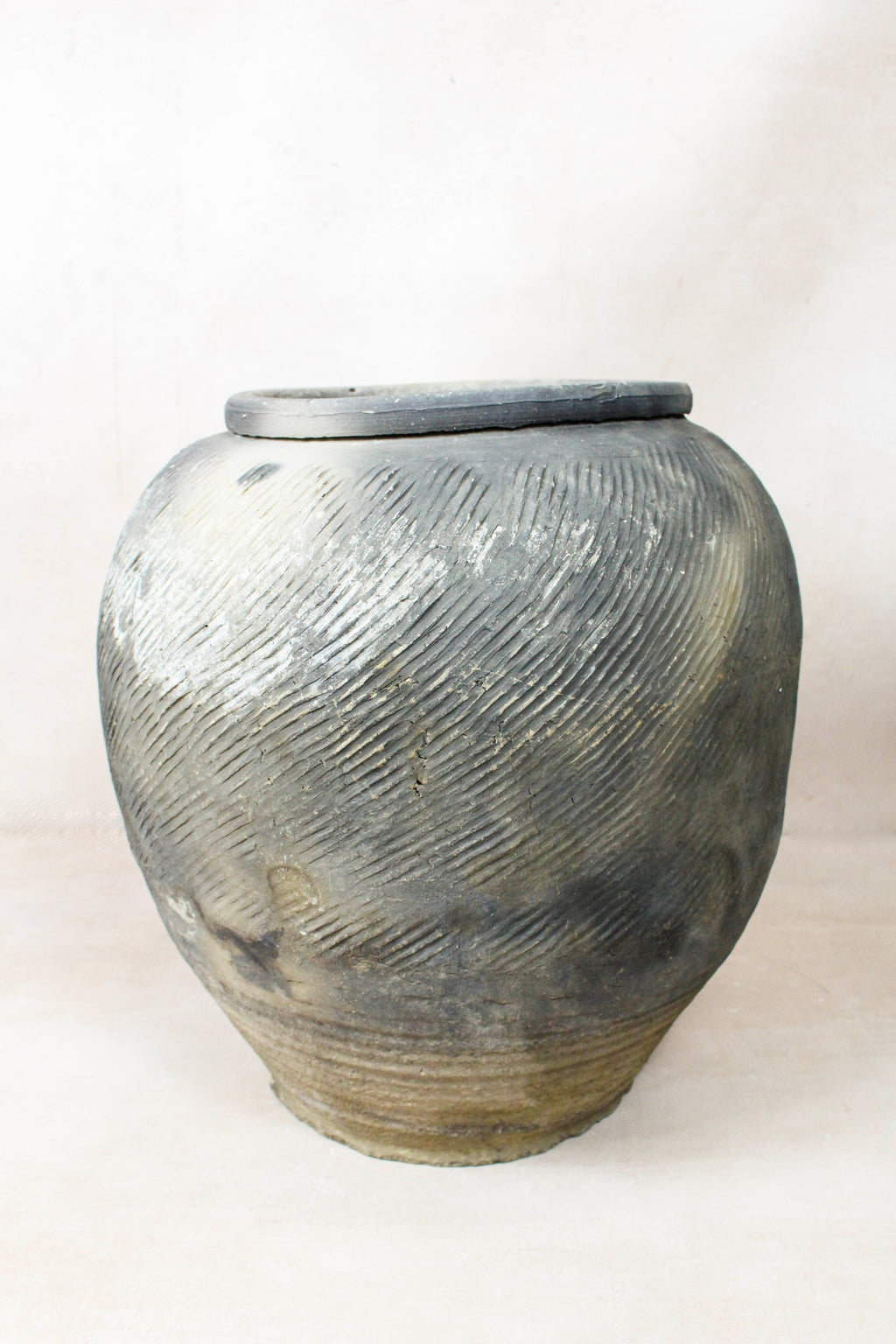 Vintage Textured Grey Pot - VT15
