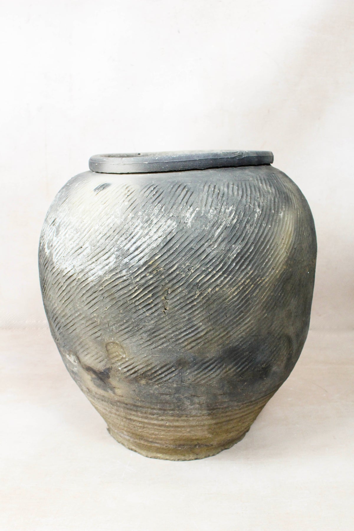 Vintage Textured Grey Pot - VT15