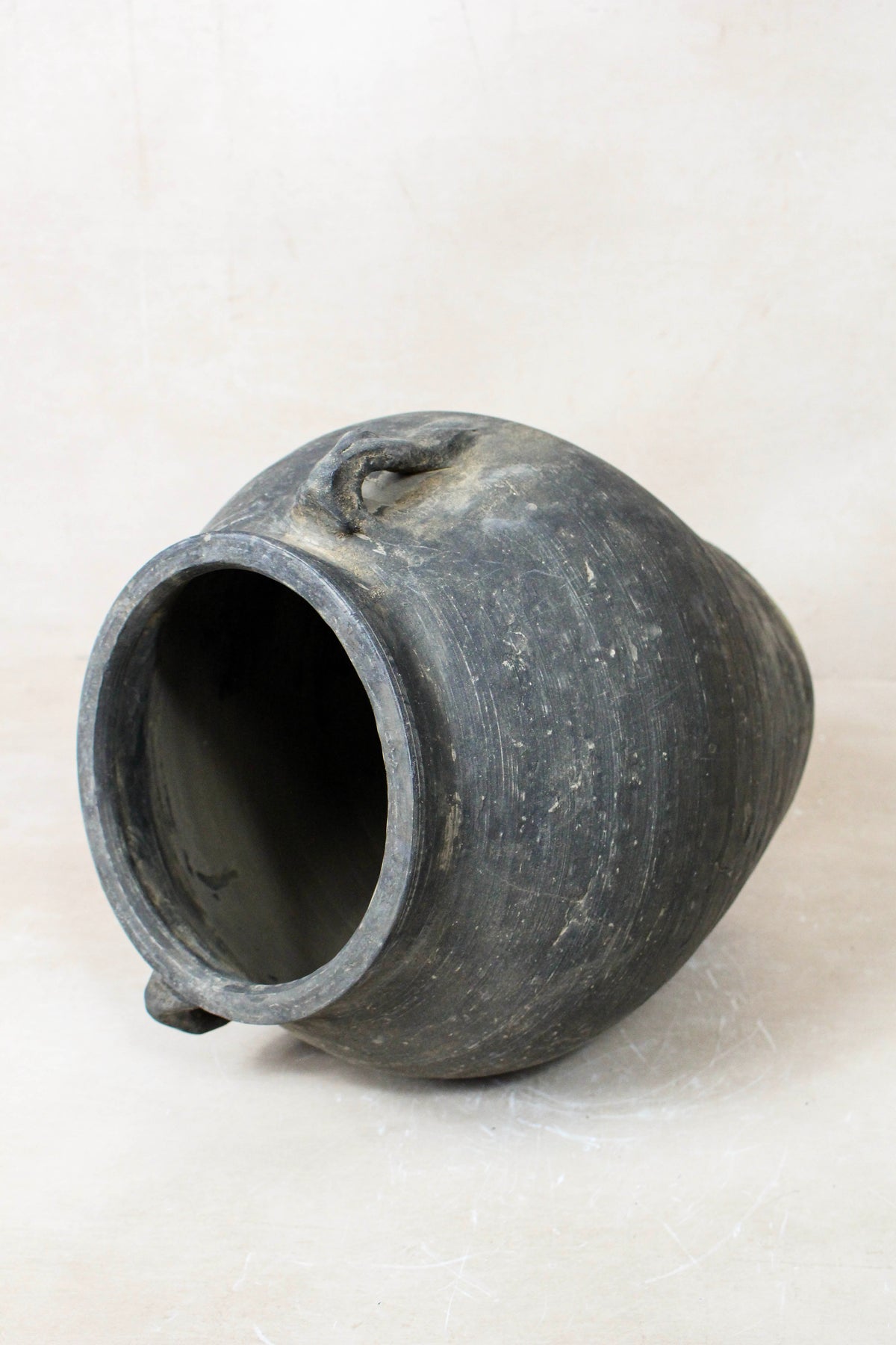 Vintage Dark pot with ears - E2.1