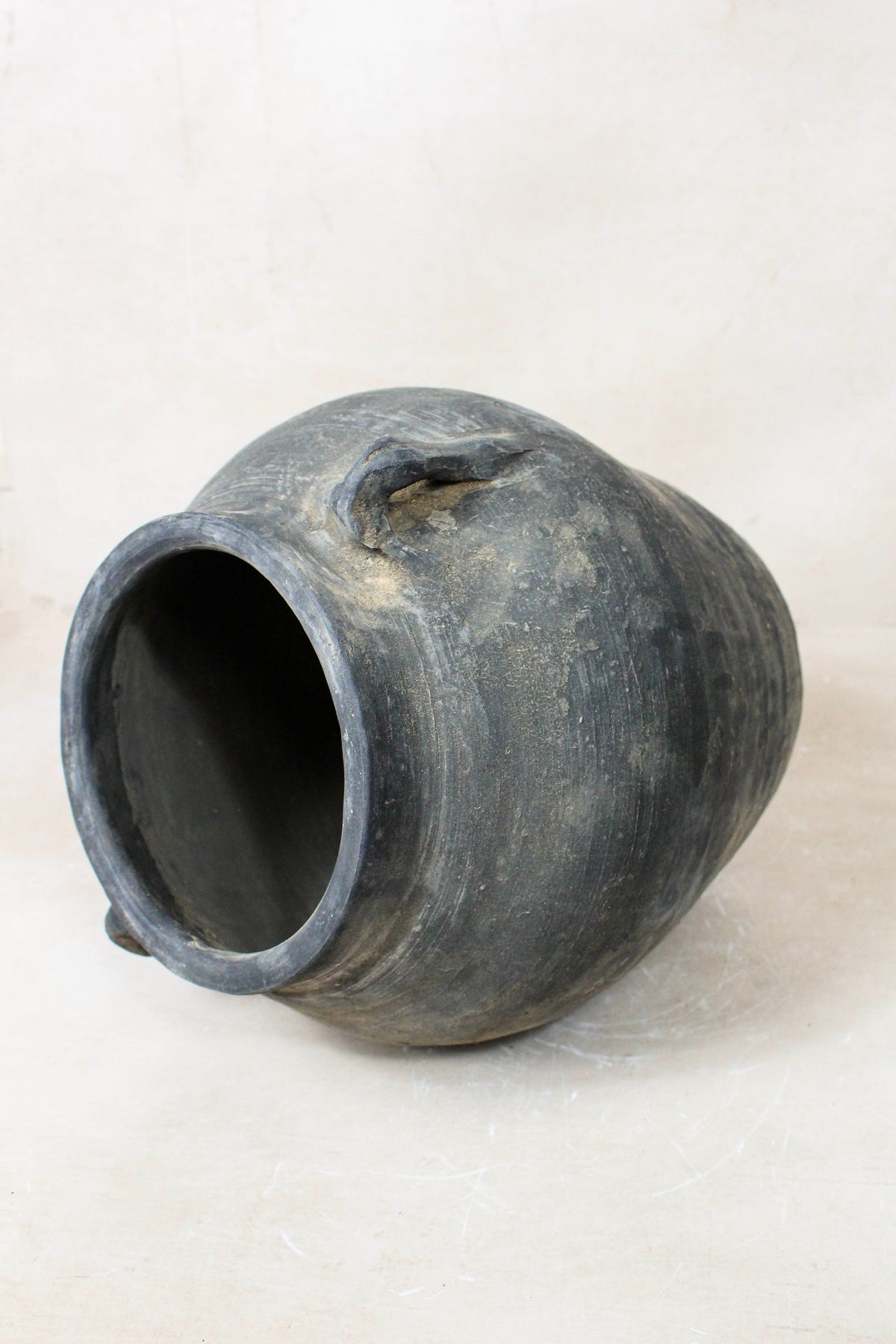 Vintage Dark pot with ears - E2.3