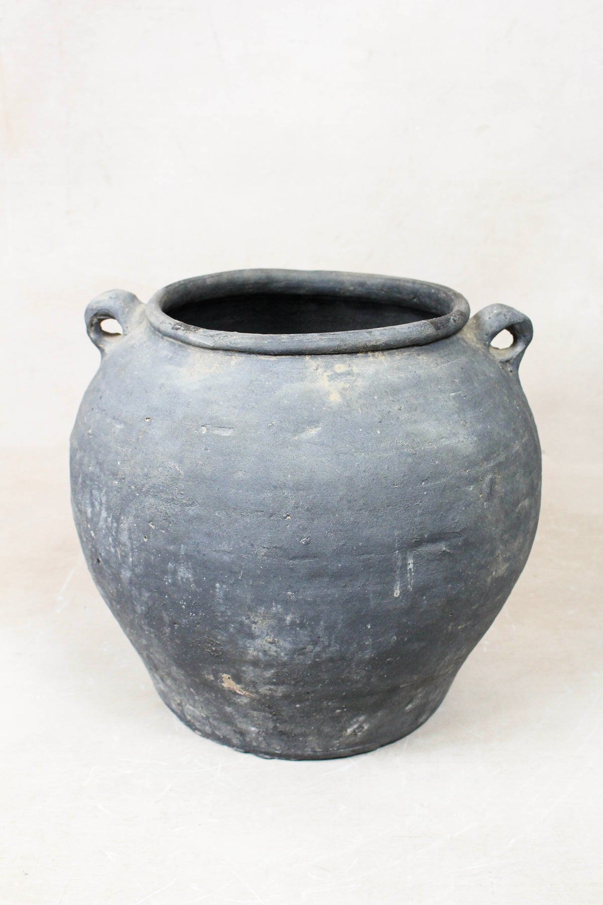 Vintage Dark pot with ears - E2.11