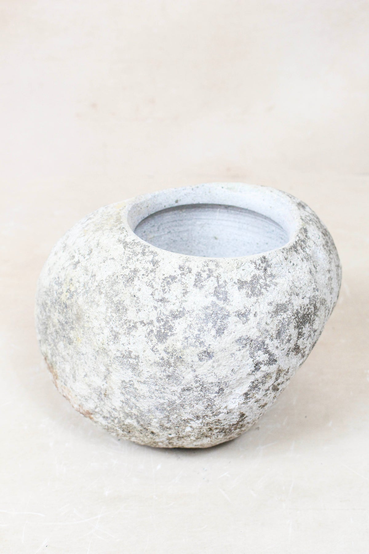 River Stone Planter Pot 22.7
